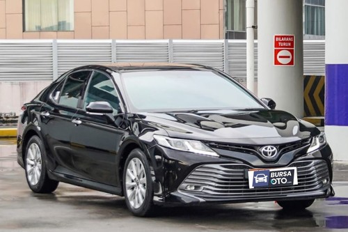 Used 2021 Toyota Camry V 2.5L AT
