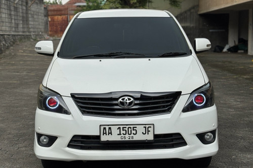 2012 Toyota Kijang Innova 2.4 V Diesel AT bekas