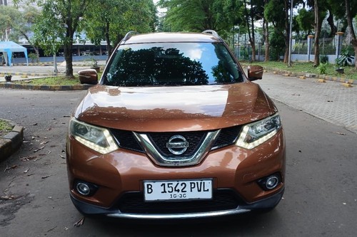 2015 Nissan X-Trail  2.5 ST AT bekas