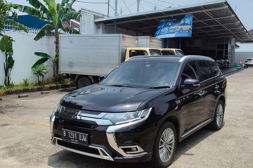 2019 Mitsubishi Outlander PHEV 2.4L bekas