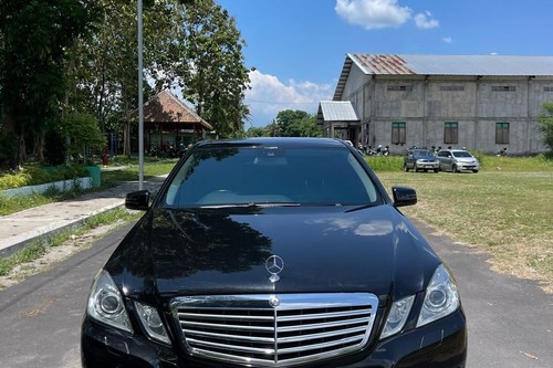 2012 Mercedes Benz E-Class  300e bekas