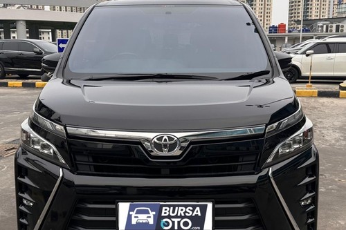 2020 Toyota Voxy 2.0L AT bekas