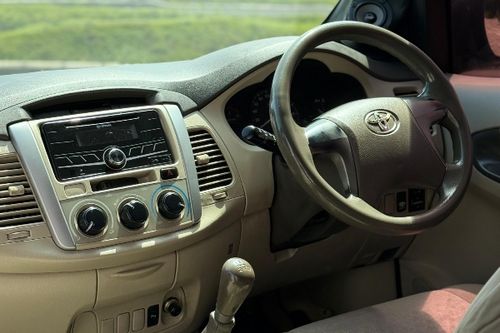 2012 Toyota Kijang Innova 2.5 G MT DIESEL tua