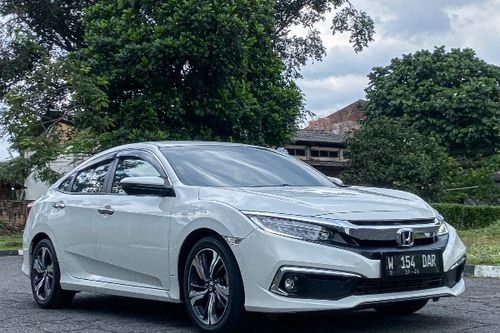 2020 Honda Civic 1.5L ES tua