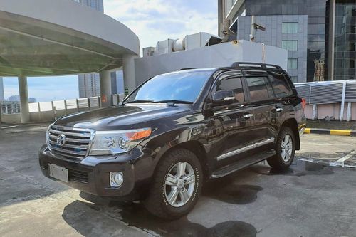 2012 Toyota Land Cruiser VX-R tua