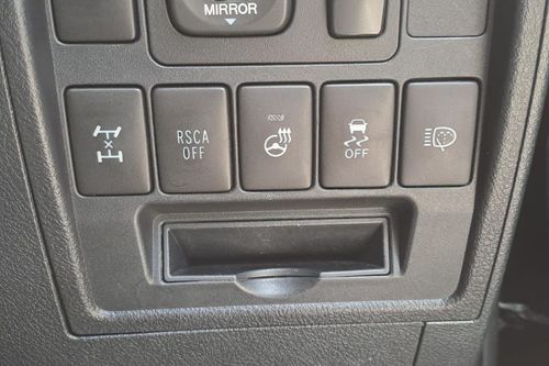 2012 Toyota Land Cruiser VX-R tua