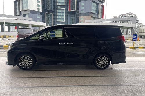 2015 Toyota Alphard 2.5L Welcab AT bekas