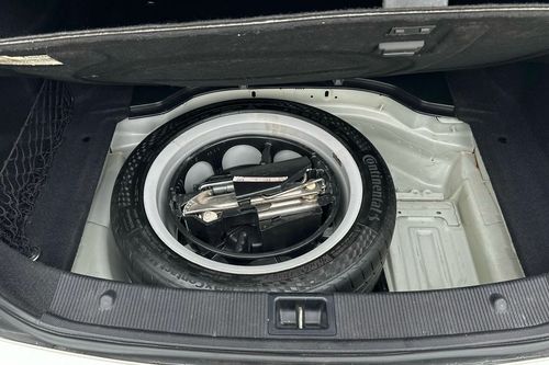 Dijual 2012 Mercedes Benz C-Class C180 bekas