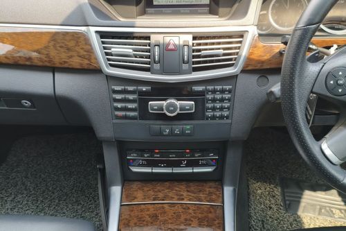 Dijual 2012 Mercedes Benz E-Class E 250 AT (CKD) bekas