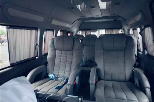 2017 Toyota Hiace Commuter Manual	Luxury bekas