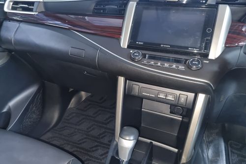 2nd Hand 2018 Toyota Innova REBORN DIESEL VENTURER 2.5 AT