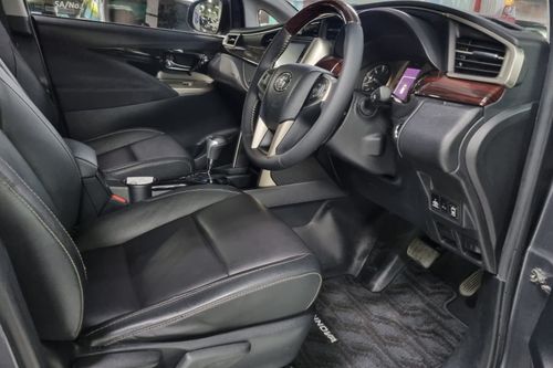 Old 2018 Toyota Innova REBORN DIESEL VENTURER 2.5 AT