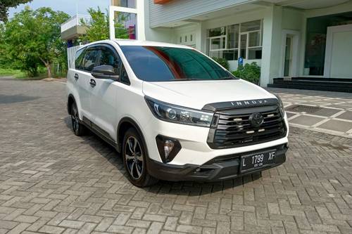 2021 Toyota Innova INNOVA 2.4 Q A/T DSL VNTR bekas