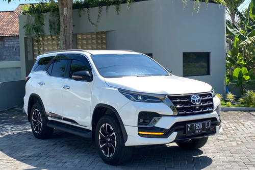 2022 Toyota Fortuner 4x2 2.8 GR Sport AT DSL