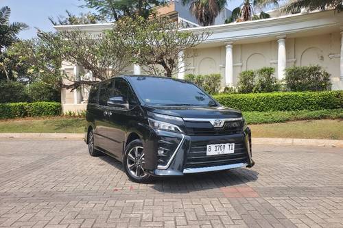 2018 Toyota Voxy 2.0 CVT bekas