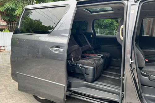 Second hand 2009 Toyota Vellfire 2.4 ZA AT 