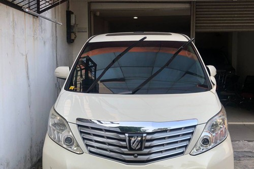2010 Toyota Alphard  2.4 AT bekas