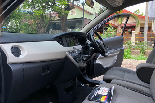 2020 Daihatsu Sigra 1.2 R MT bekas