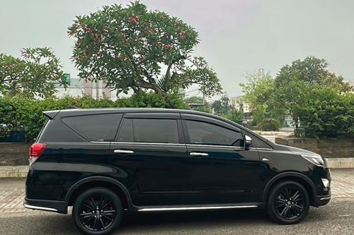 2nd Hand 2019 Toyota Kijang Innova 2.0L Venturer AT