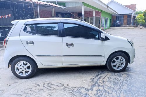 Old 2016 Daihatsu Ayla 1.0L X MT