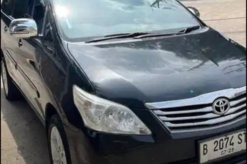 2013 Toyota Innova 2.4L V Diesel AT bekas