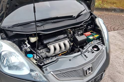 2010 Honda Jazz  1.5L RS AT bekas