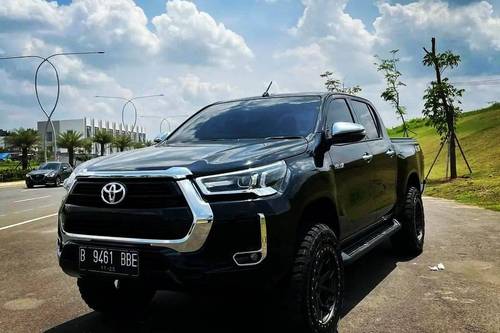 2020 Toyota Hilux 2.4L D-Cab V AT bekas