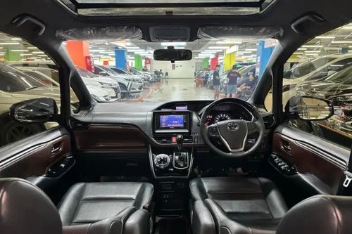Dijual 2019 Toyota Voxy 2.0L AT bekas