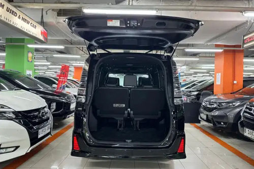 Dijual 2019 Toyota Voxy 2.0L AT bekas