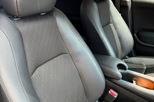 2021 Honda HRV 1.5L E CVT bekas