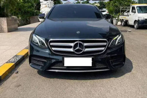 2018 Mercedes Benz E-Class  E 300 AMG Line bekas