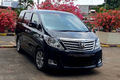 2013 Toyota Alphard  2.4 AT bekas