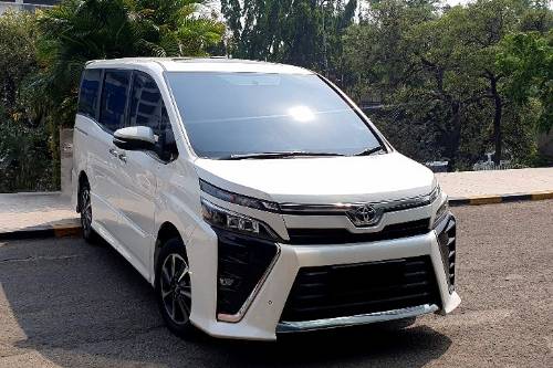 2018 Toyota Voxy 2.0L AT bekas