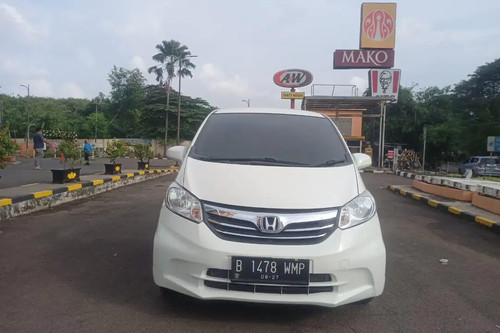 2013 Honda Freed  S AT bekas