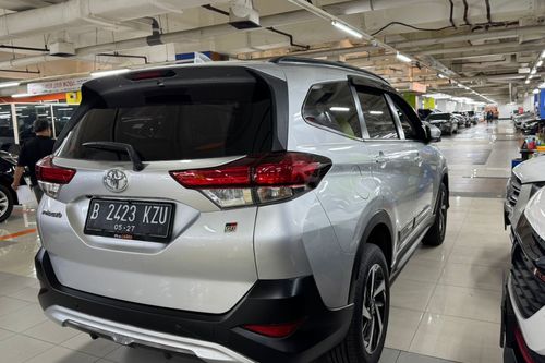Dijual 2022 Toyota Rush 1.5 S AT GR Sport bekas