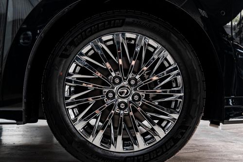 Used 2024 Lexus LM 350 7 Seater