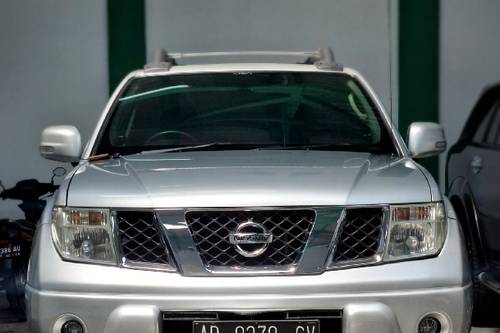 2011 Nissan Navara 2.5 AT DIESEL bekas