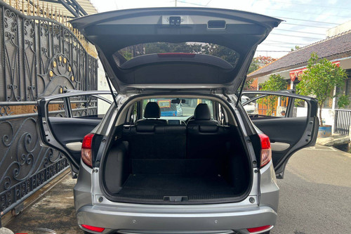 2017 Honda HRV 1.8 RS PRESTIGE CVT bekas