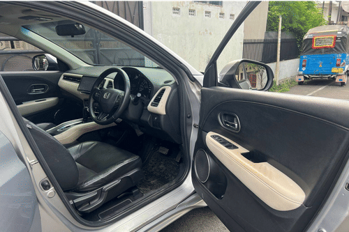 Dijual 2017 Honda HRV 1.8 RS PRESTIGE CVT bekas