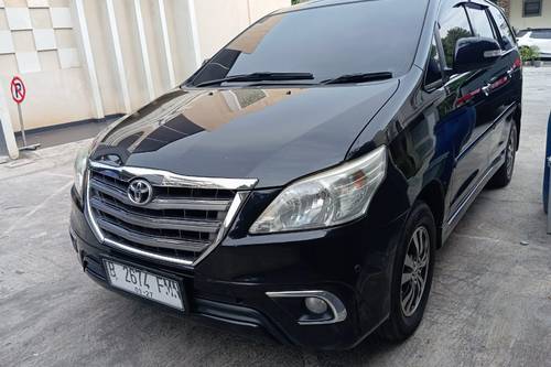 2013 Toyota Innova BENSIN V 2.0 AT bekas