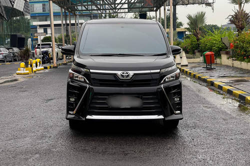 2020 Toyota Voxy 2.0L AT bekas