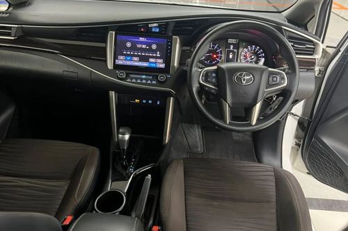 Second hand 2021 Toyota Innova REBORN BENSIN V 2.0 AT 