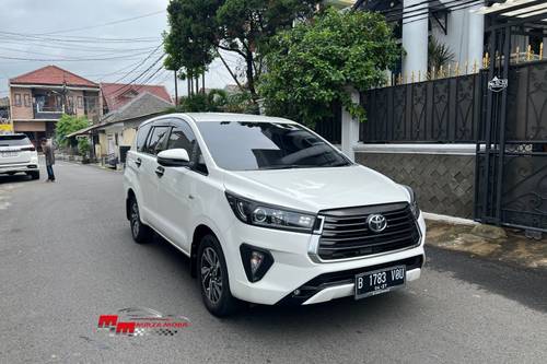 2022 Toyota Kijang Innova 2.0 V AT bekas