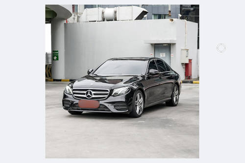 2017 Mercedes Benz E-Class  E 300 AMG Line bekas