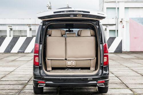 Dijual 2018 Hyundai H1 2.4L ROYALE AT bekas