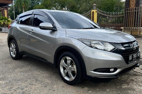 2017 Honda HRV  1.5L S MT