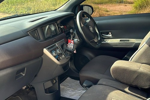 Dijual 2024 Toyota Calya G MT bekas