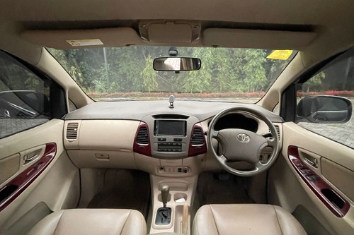 2006 Toyota Kijang Innova 2.0 V AT bekas