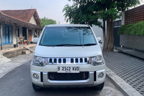 2014 Mitsubishi Delica Standard