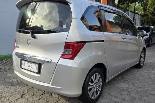 Dijual 2013 Honda Freed PSD bekas